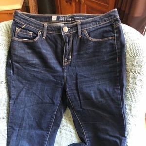 GENTLY WORN LADIES DEMIN JEANS